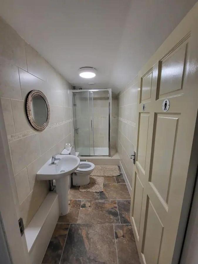 The Dublin Packet - Single Room 2 Holyhead Dış mekan fotoğraf