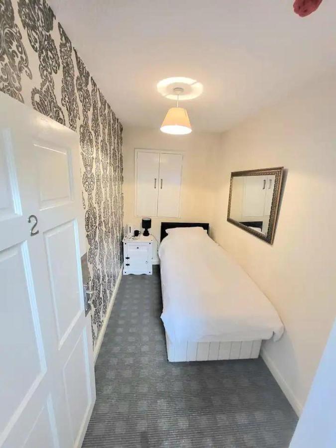 The Dublin Packet - Single Room 2 Holyhead Dış mekan fotoğraf